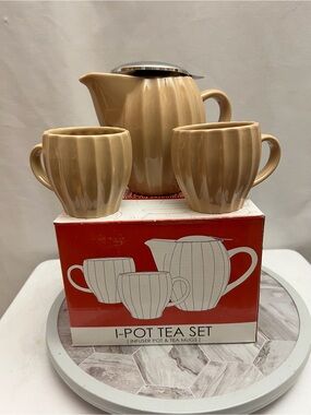 HuesNBrews I-Pot Tea Set Sand Ceramic 24oz Infuser Teapot 2 Mugs With Box